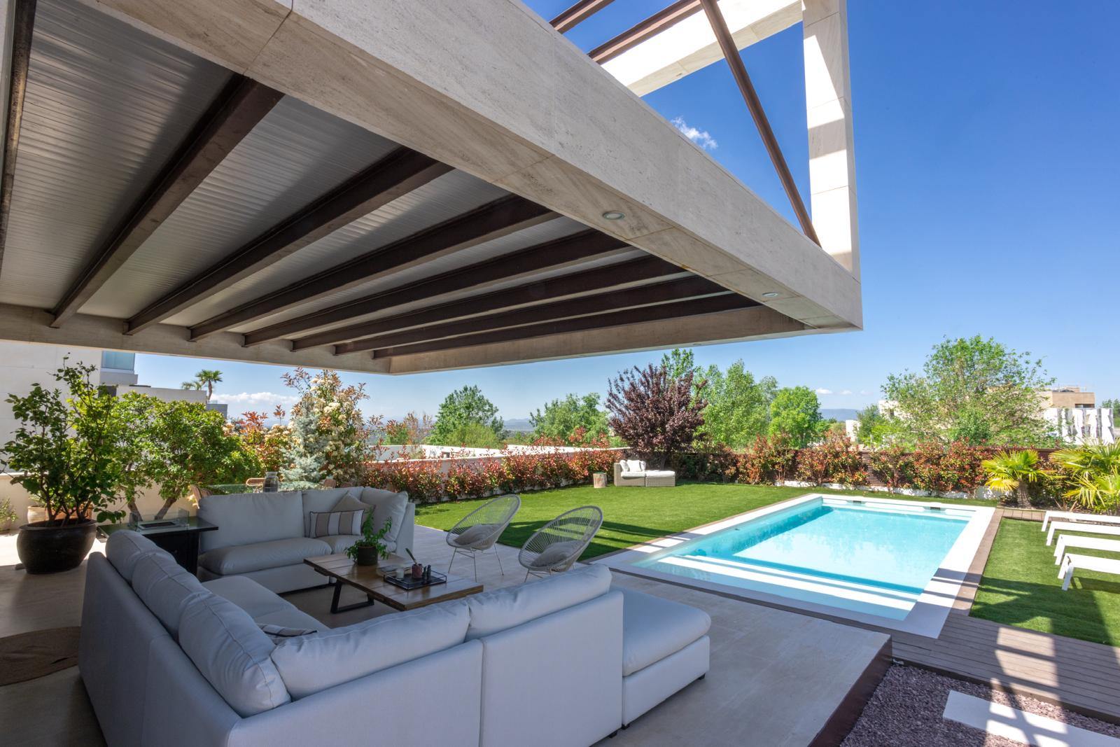 living - 550m² country house for rent in Majadahonda, Madrid - gallery thumbnail - 7