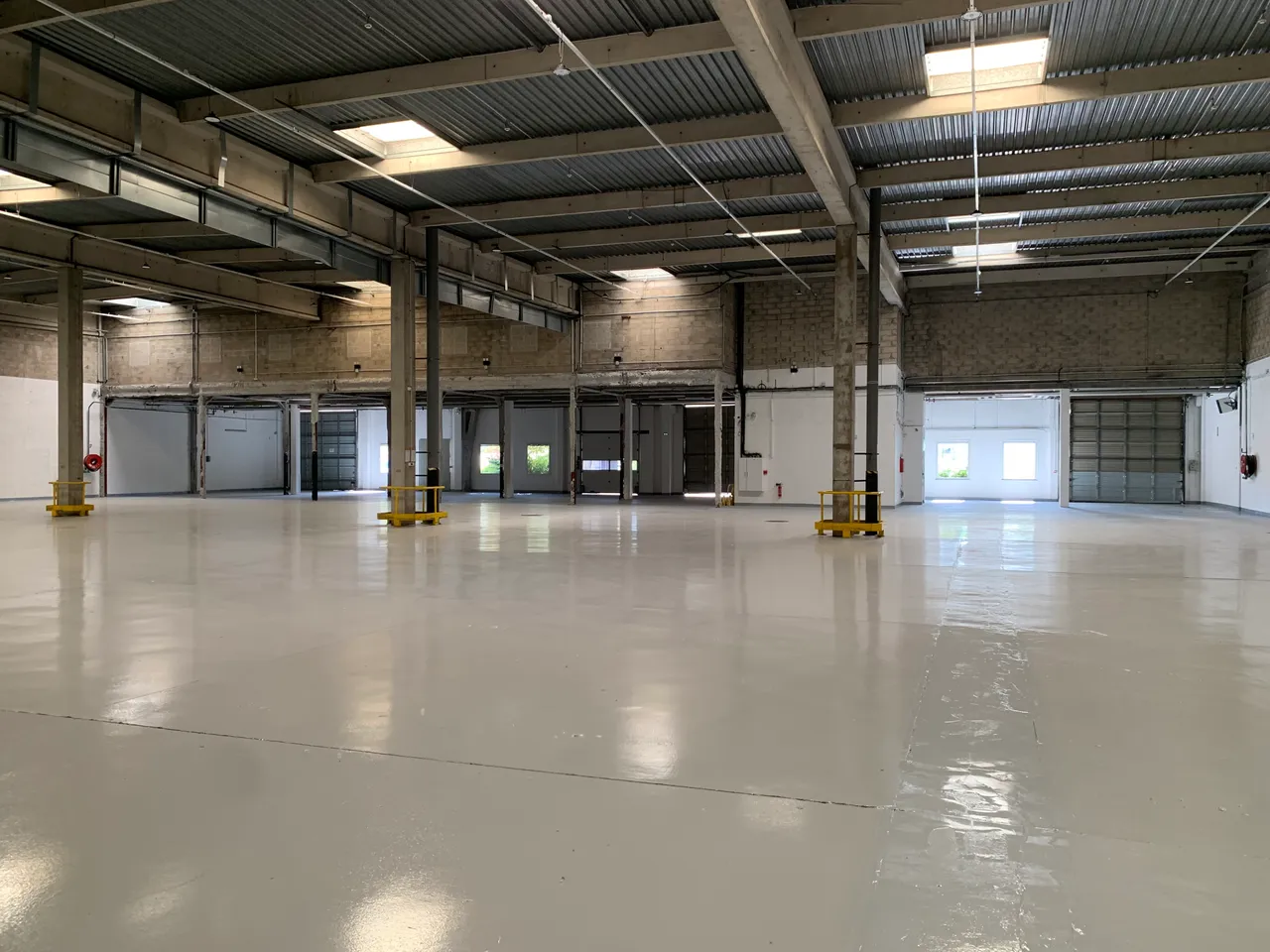 logistics - Warehouse / Offices For Rent - gallery - 4