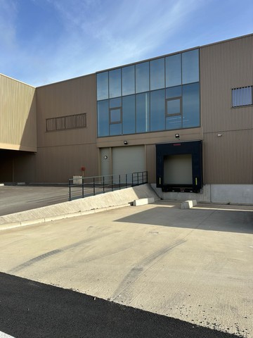 logistics - Activités / Bureaux À Louer - featured
