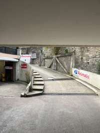 retail - Shop At The Foot Of The Building For Rent - gallery thumbnail - 4