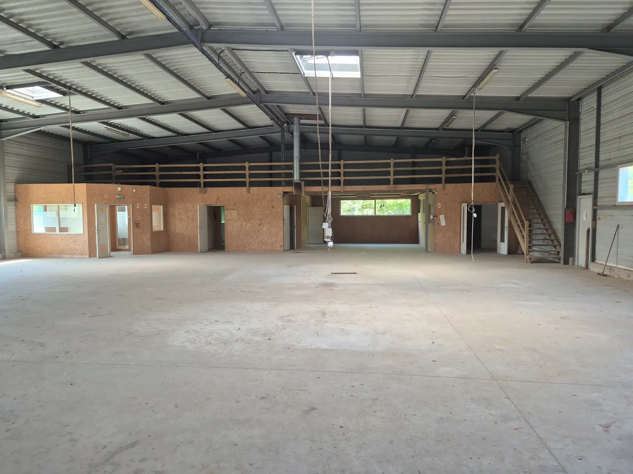 logistics - Activités / Bureaux À Vendre - gallery - 4