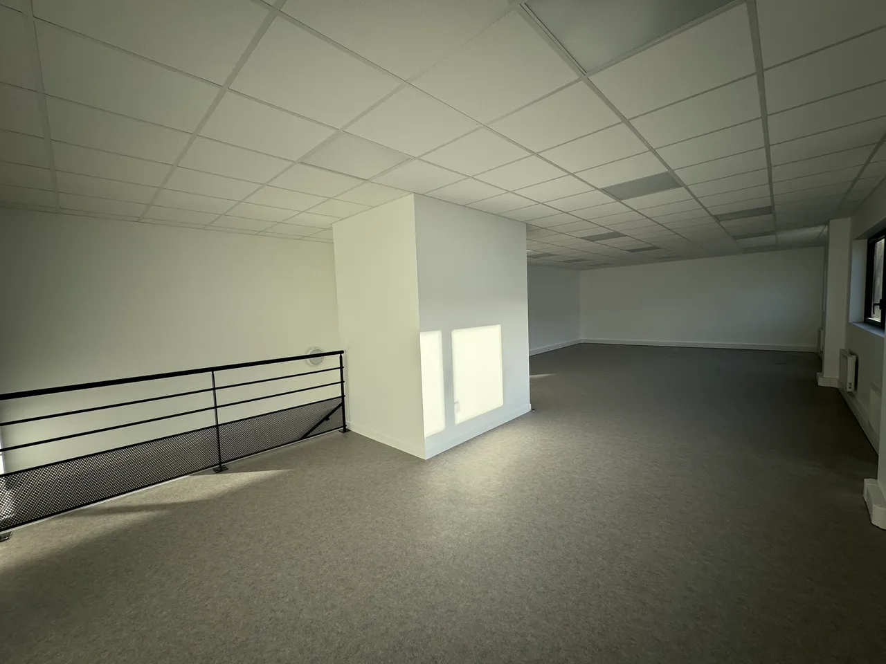 logistics - Light Industrial Premises / Offices For Rent - gallery - 6