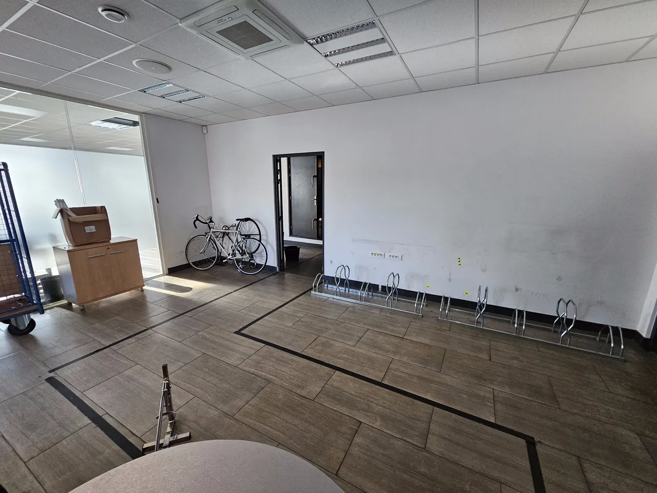 logistics - Light Industrial Premises / Offices For Rent - gallery - 8