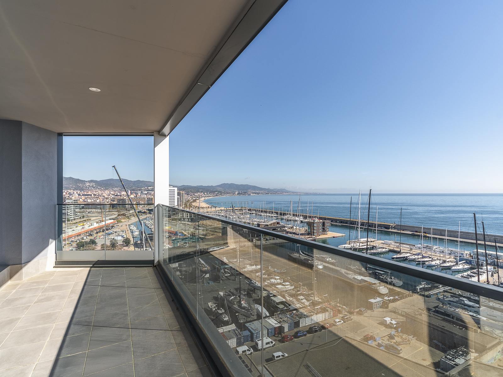 living - 93m² apartment with 17m² terrace for sale in Badalona - gallery thumbnail - 1