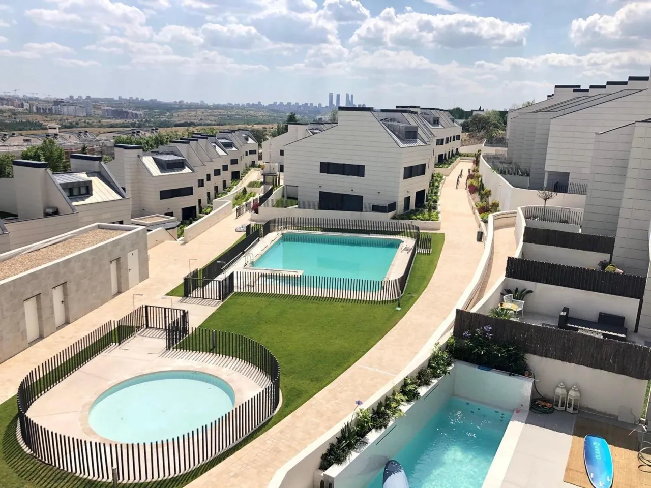 living - 301m² house / villa for sale in La Moraleja Urbanización - gallery - 6
