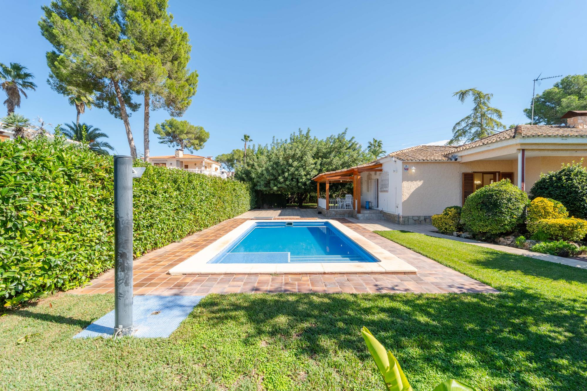 living - Casa / villa de 175m² con 1,000m² de jardín en venta en La Eliana - gallery thumbnail - 3