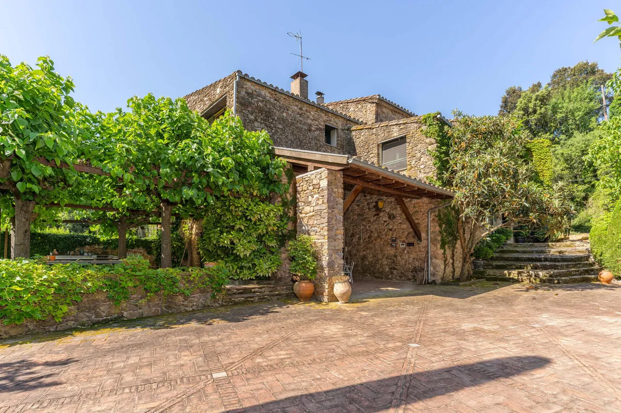 living - 480m² country house for sale in Baix Empordà, Girona - gallery - 10