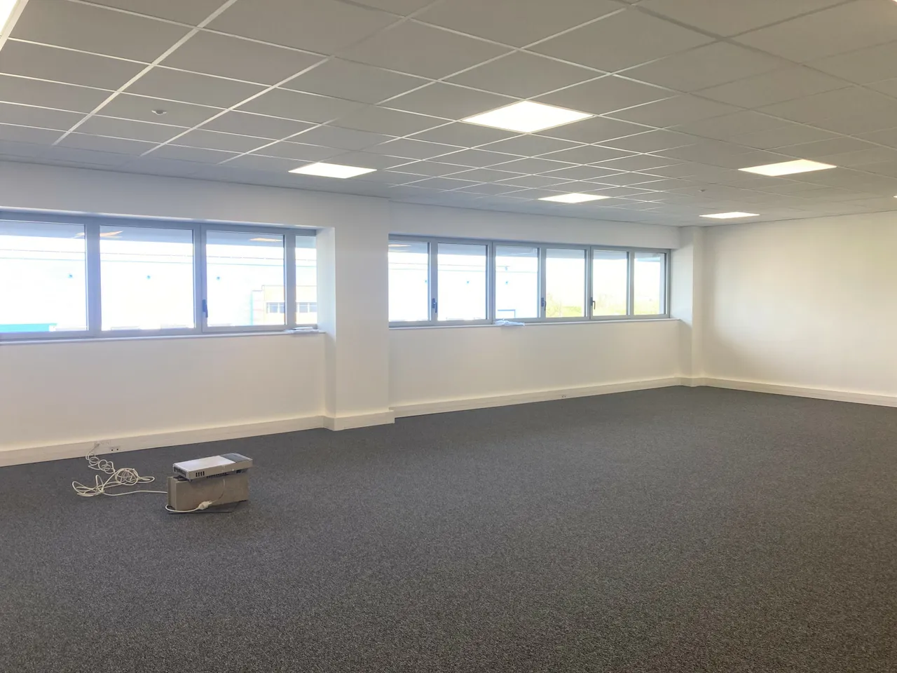 logistics - Light Industrial Premises / Offices For Rent - gallery - 4