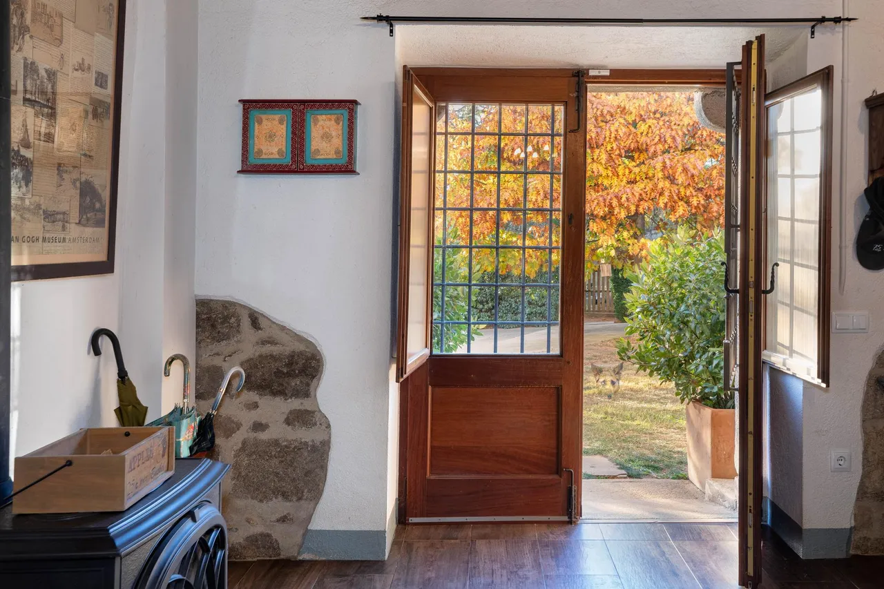 living - 794m² country house with 30,000m² garden for sale in La Selva - gallery - 6