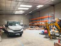 logistics - Activités / Bureaux À Louer - gallery thumbnail - 2