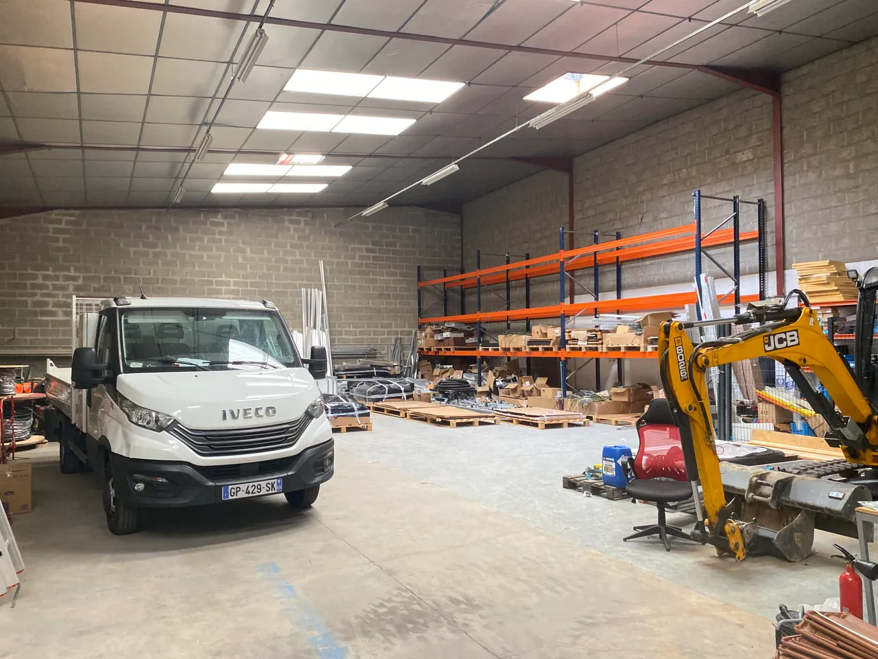 logistics - Light Industrial Premises / Offices For Rent - gallery - 2