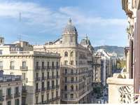 living - Piso de 137m² en venta en El Born, Barcelona - gallery thumbnail - 1