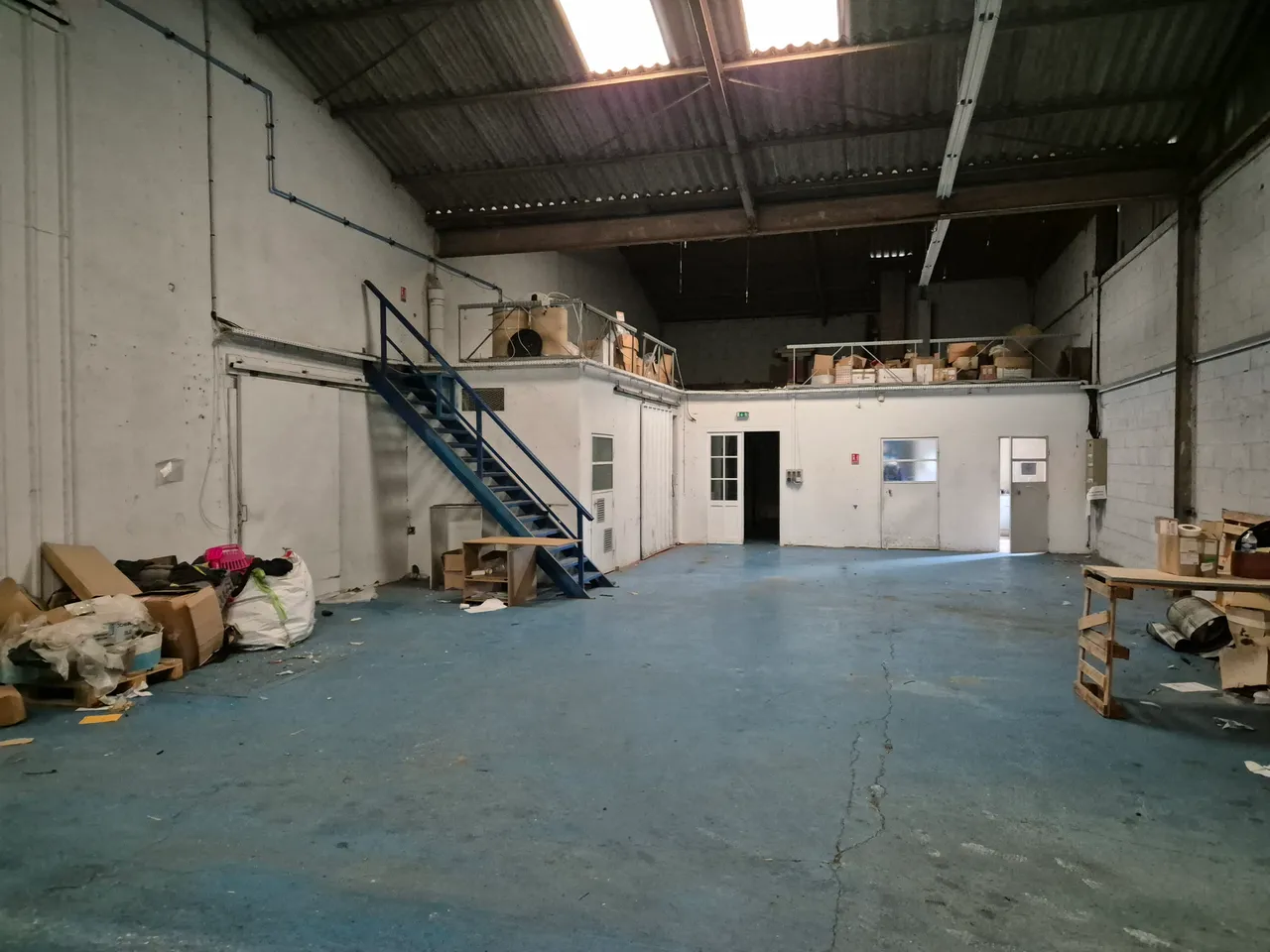 logistics - Warehouse For Rent - gallery - 3