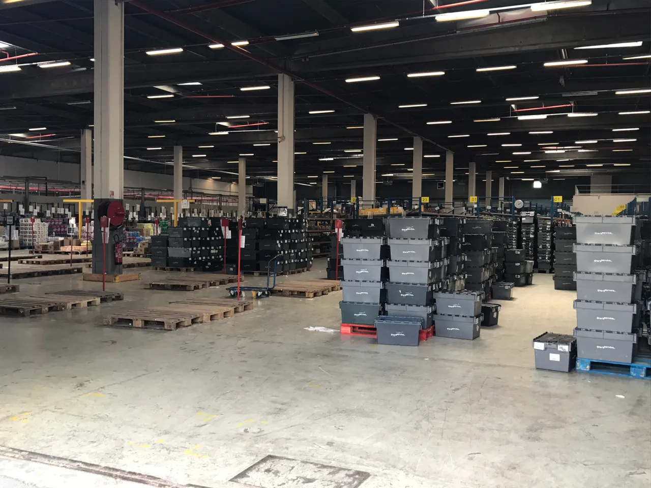 logistics - Logistics Warehouse For Rent - gallery - 5