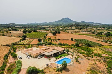 living - Casa rural de 354m² en venta en Felanitx, Islas Baleares - featured