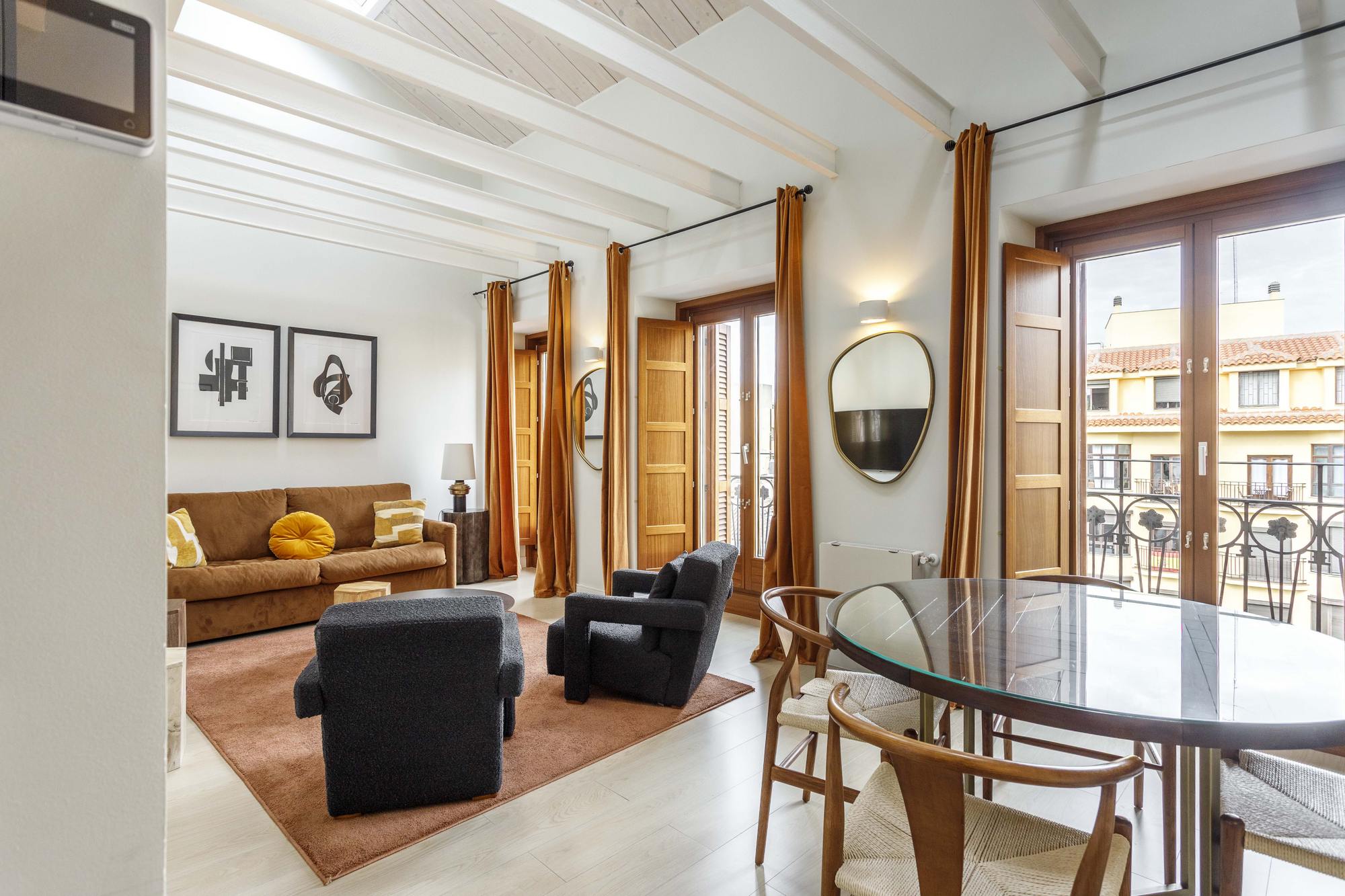 living - 133m² apartment with 7m² terrace for rent in Malasaña - gallery thumbnail - 1