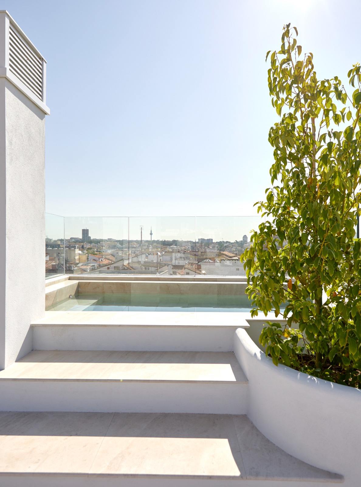 living - 600m² penthouse for rent in Cortes / Huertas, Madrid - gallery thumbnail - 2