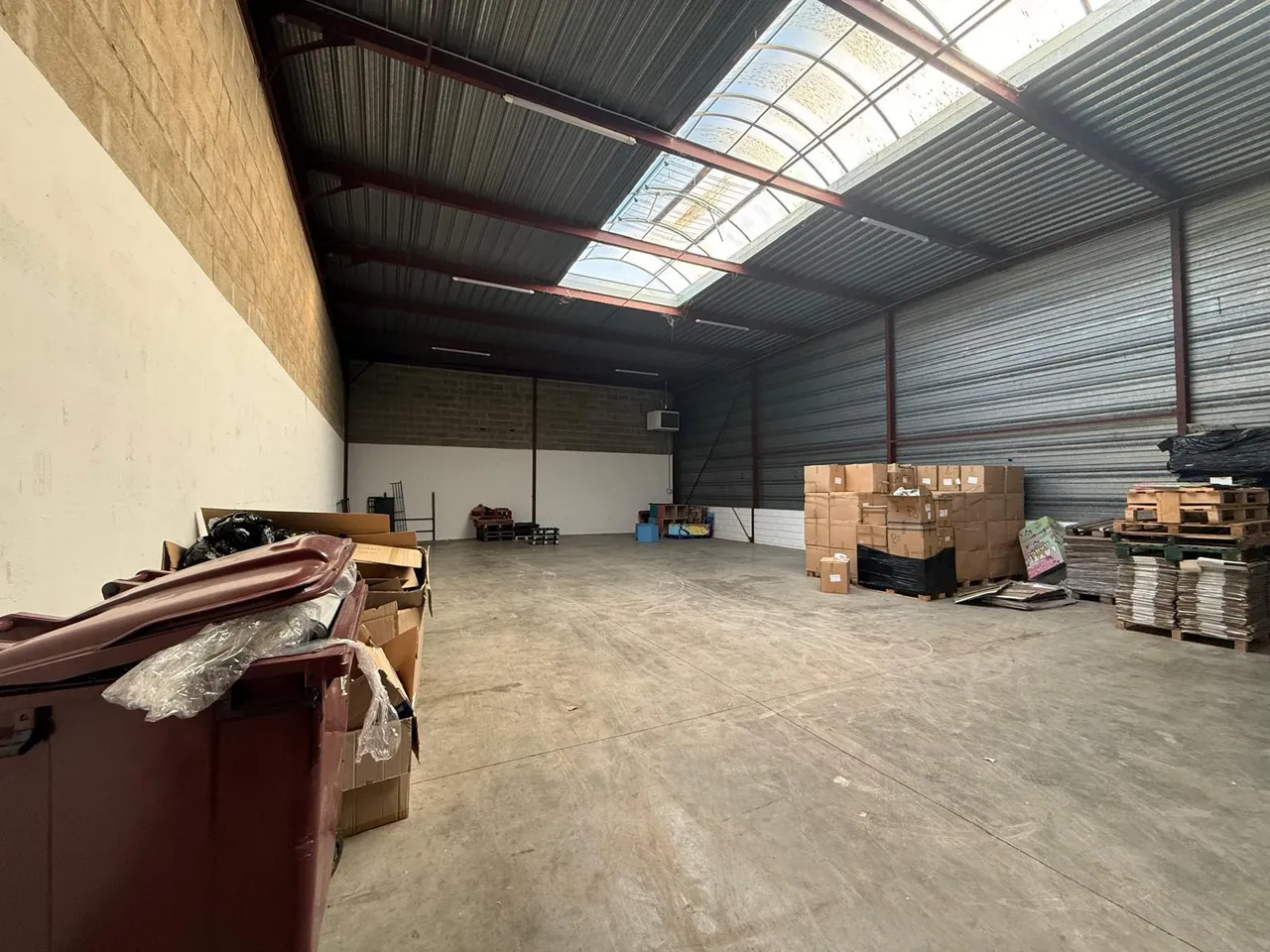 logistics - Light Industrial Premises / Offices For Rent - gallery - 3