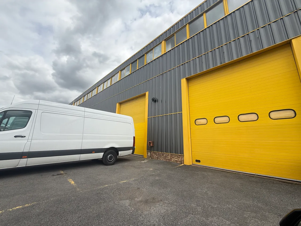 logistics - Light Industrial Premises / Offices For Rent - gallery - 5