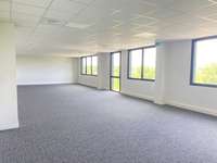 logistics - Activités / Bureaux À Louer - gallery thumbnail - 5