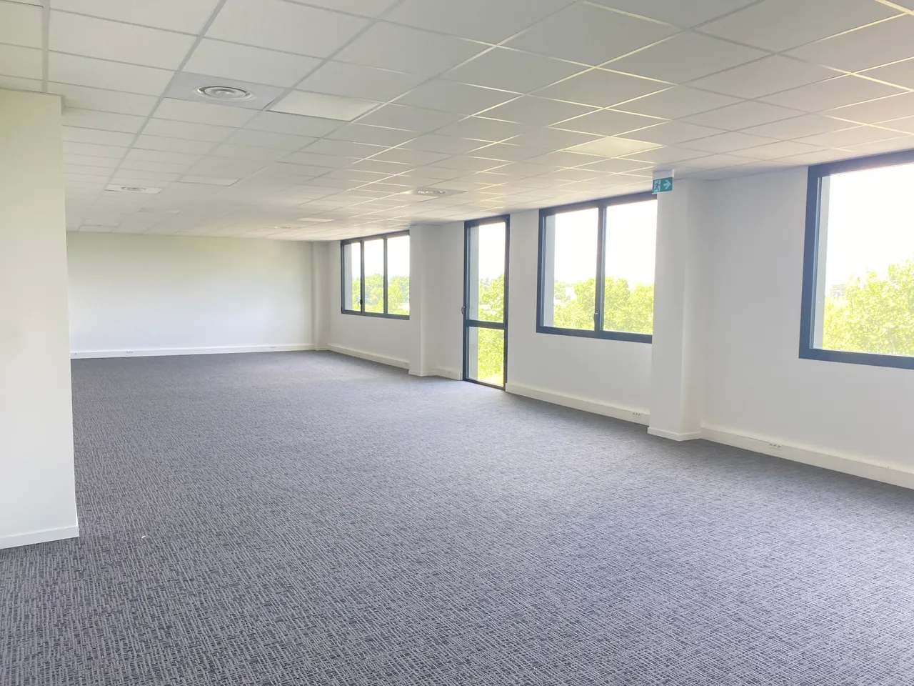 logistics - Light Industrial Premises / Offices For Rent - gallery - 5