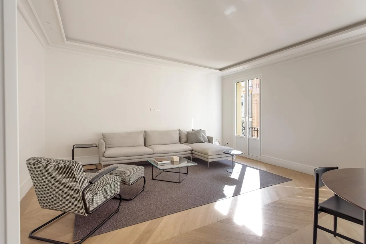 living - Piso de 234m² en venta en Almagro, Madrid - gallery - 4