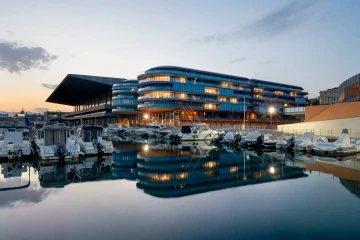 living - Levante waterfront - featured