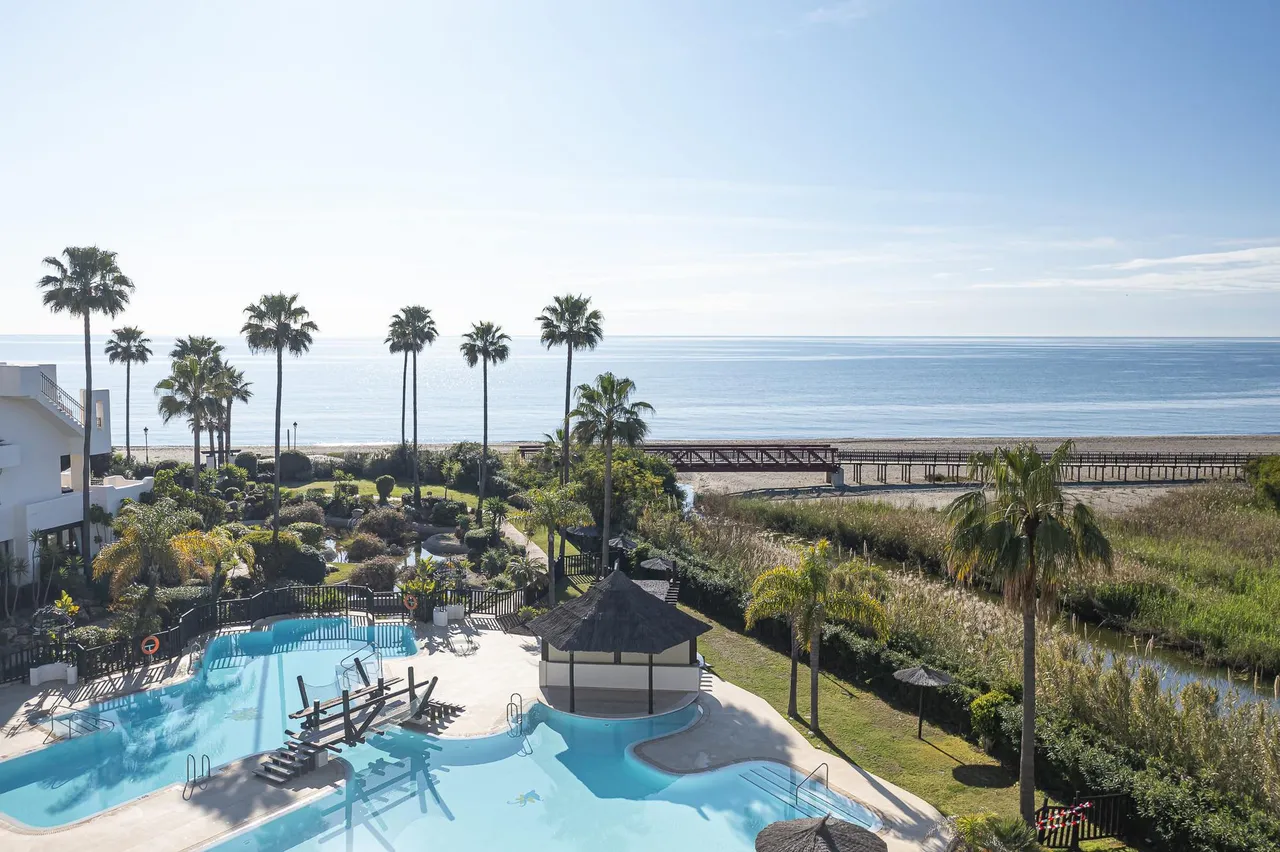 living - 122m² apartment with 23m² terrace for sale in New Golden Mile - gallery - 5