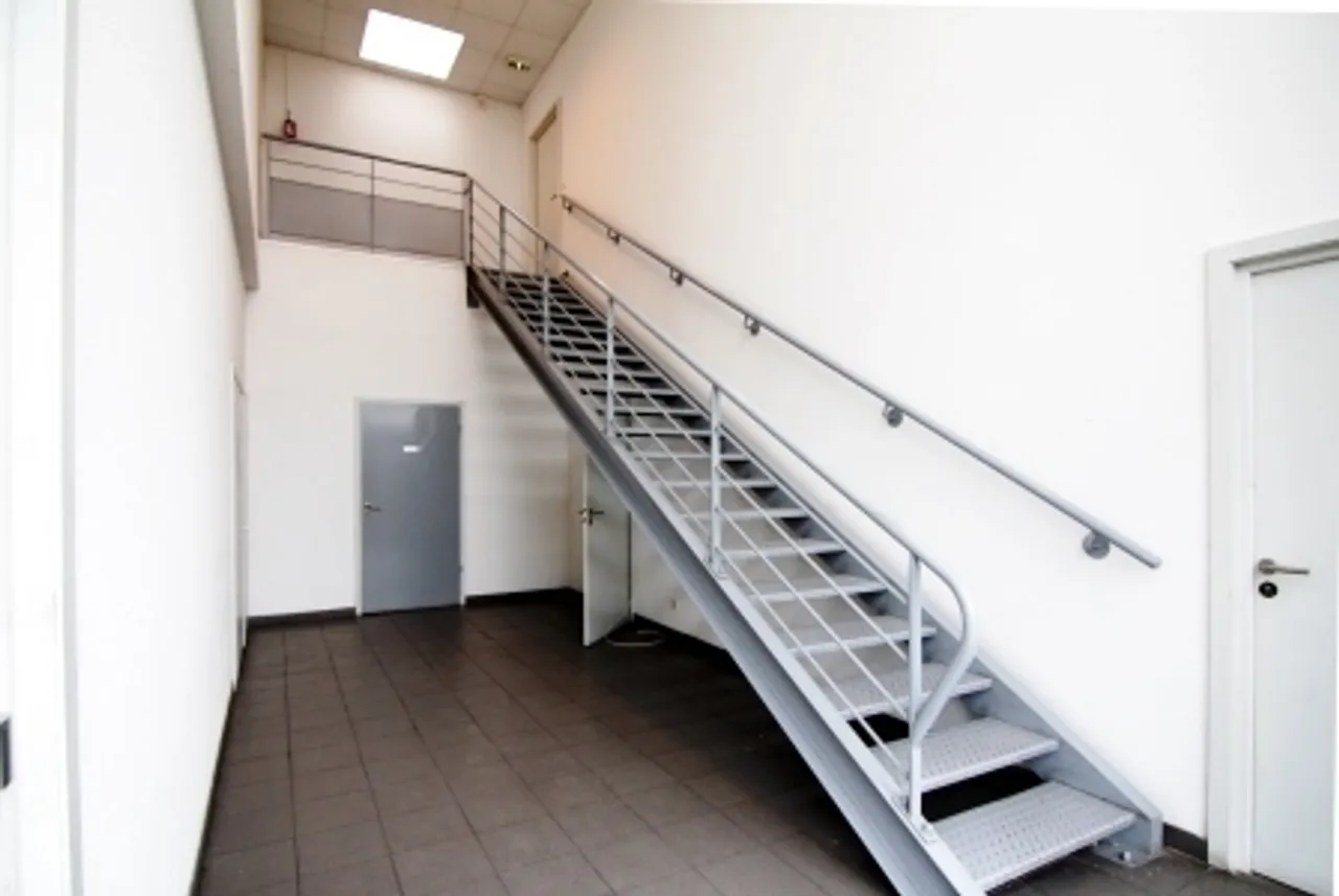 logistics - Light Industrial Premises / Offices For Rent - gallery - 4