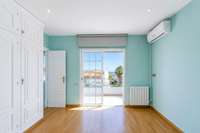 living - Casa / villa de 259m² en venta en Vallpineda, Barcelona - gallery thumbnail - 5