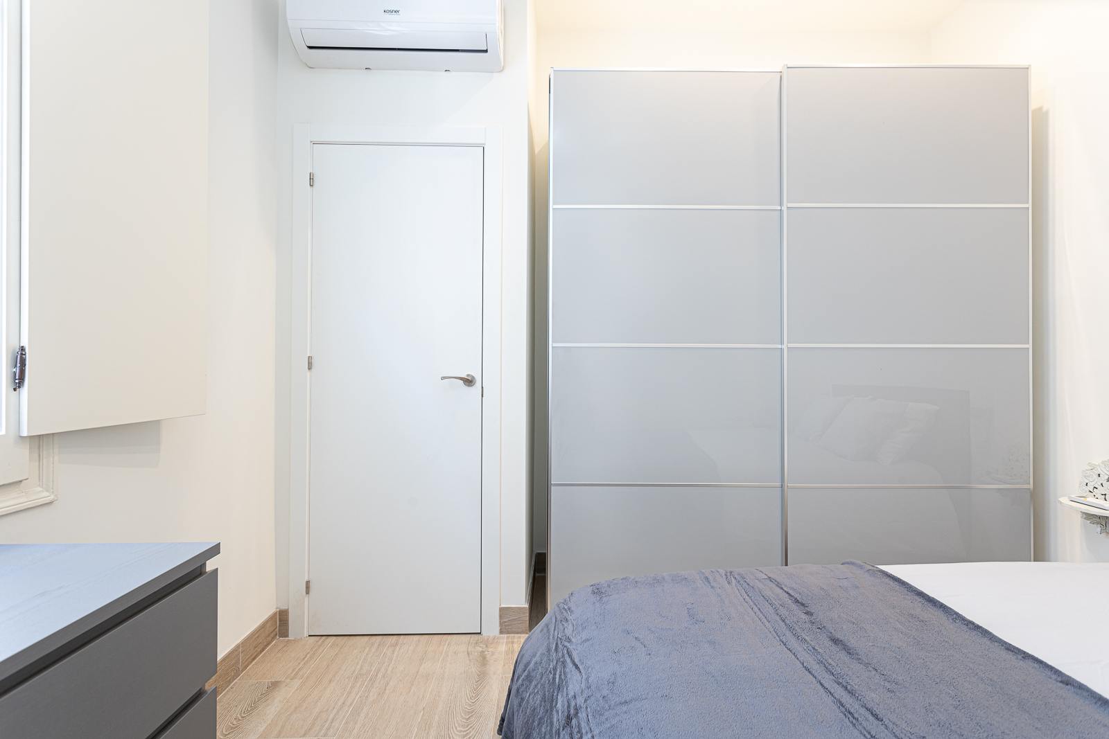 living - 70m² apartment for rent in Gótico, Barcelona - gallery thumbnail - 10
