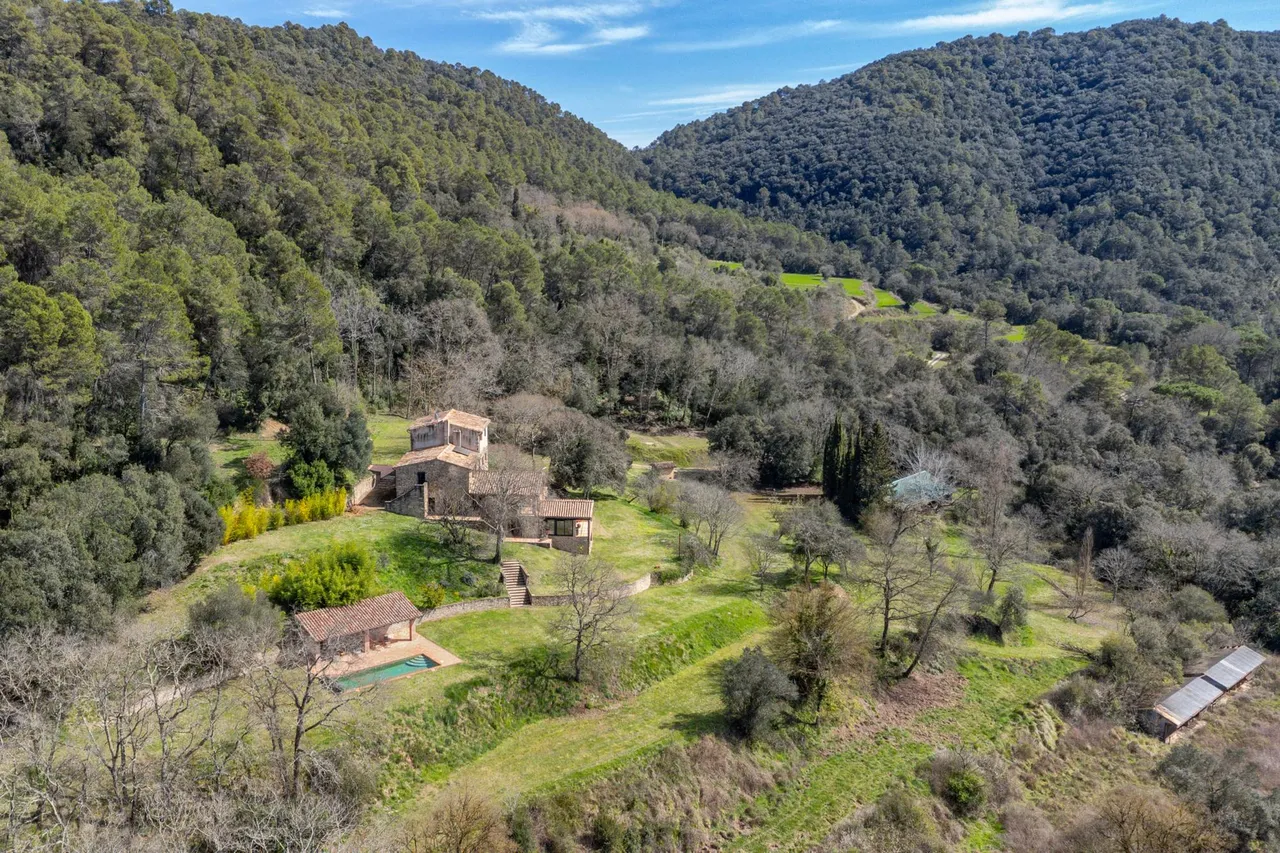 living - 752m² country house for sale in Pla de l'Estany, Girona - gallery - 4