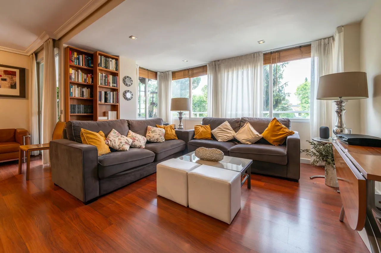 living - Piso de 239m² con 18m² terraza en venta en Palomas, Madrid - gallery - 5