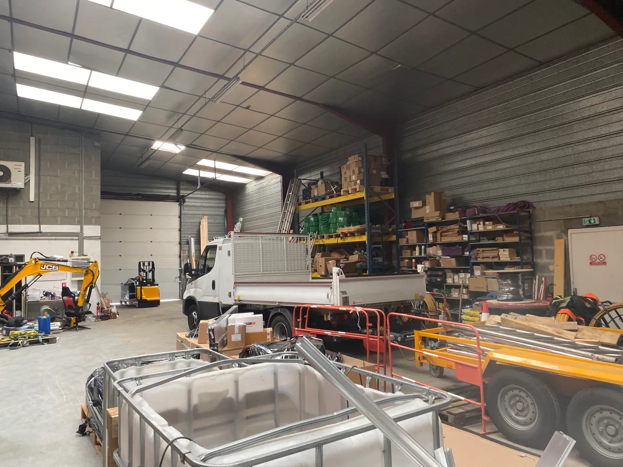 logistics - Light Industrial Premises / Offices For Rent - gallery - 3