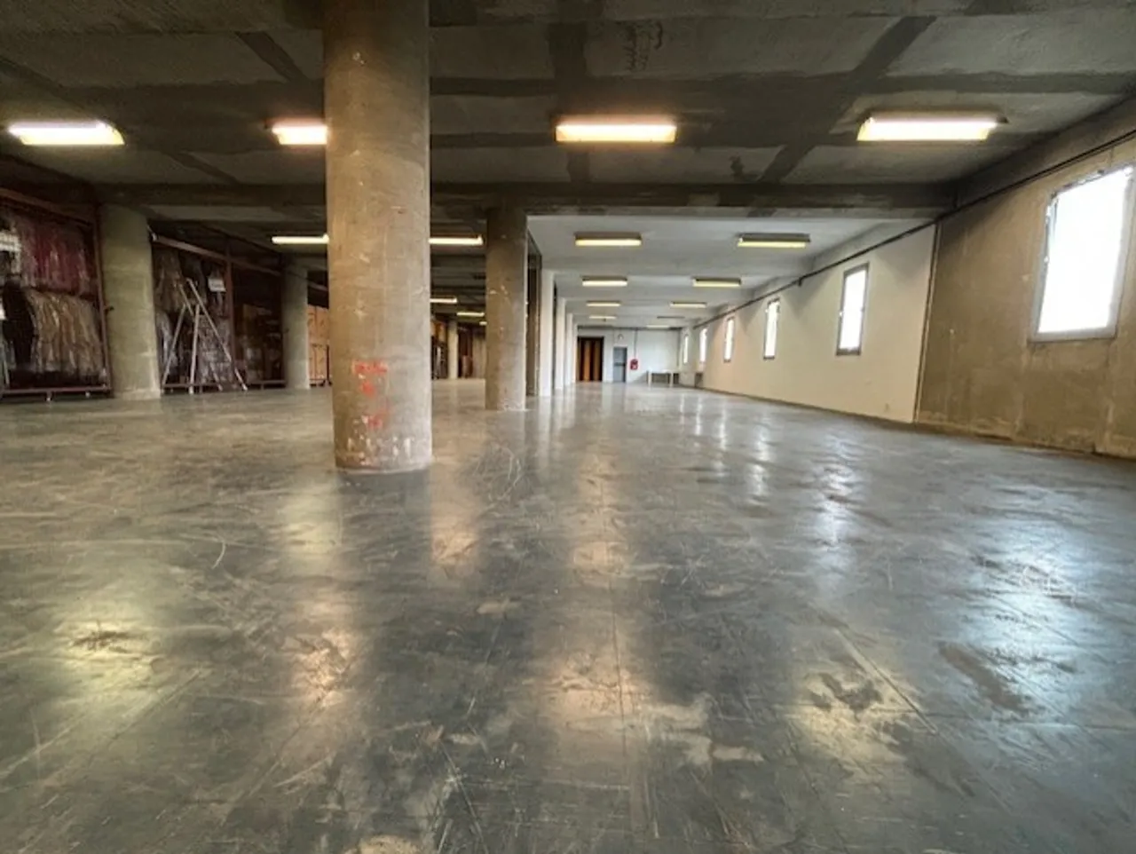 logistics - Light Industrial Premises / Offices For Rent - gallery - 5