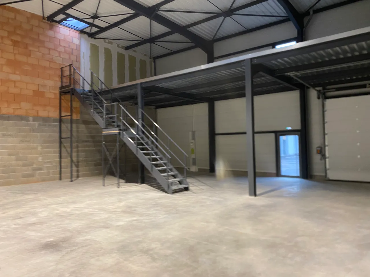 logistics - Activités / Bureaux À Louer - gallery - 4