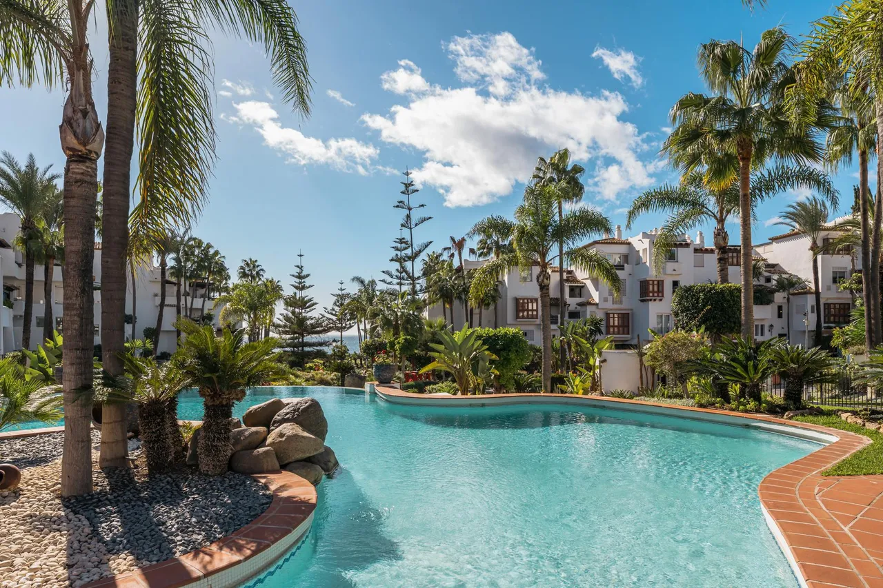 living - 186m² apartment with 48m² terrace for sale in East Marbella - gallery - 2