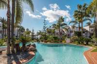 living - 186m² apartment with 48m² terrace for sale in East Marbella - gallery thumbnail - 2