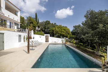 living - 315m² house / villa for sale in Palamós, Costa Brava - featured