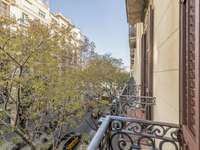 living - Piso de 200m² en venta en Eixample Derecho, Barcelona - gallery thumbnail - 10