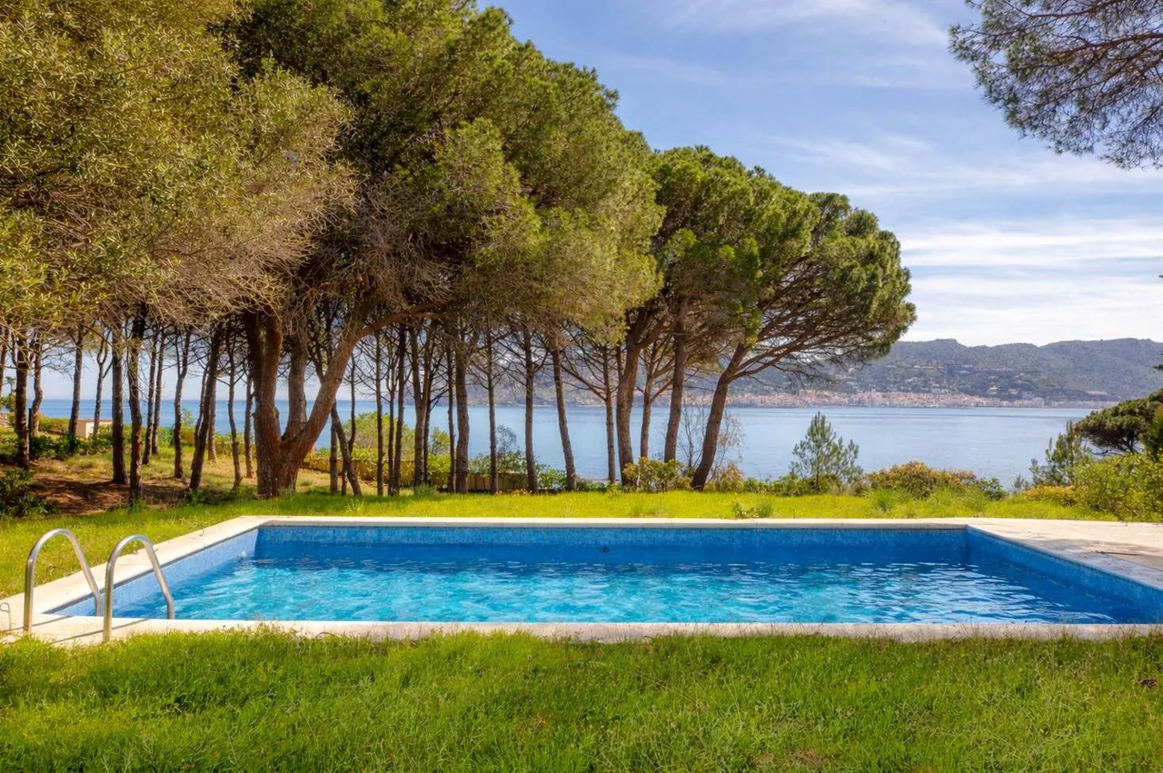living - Casa / villa de 490m² en venta en El Port de la Selva - gallery - 2