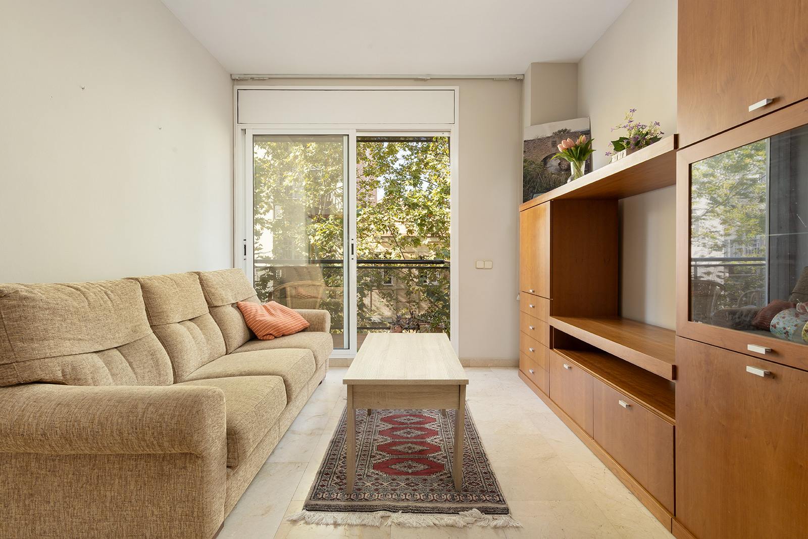 living - 70m² apartment with 10m² terrace for sale in Les Corts - gallery thumbnail - 5