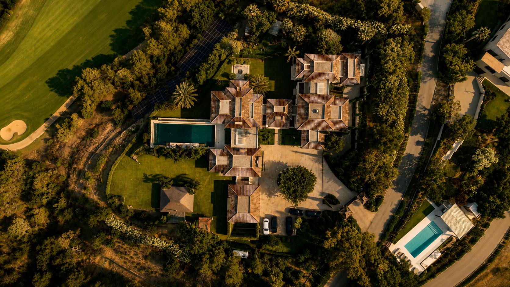 living - 1,691m² house / villa with 179m² terrace for sale in La Zagaleta - gallery thumbnail - 1