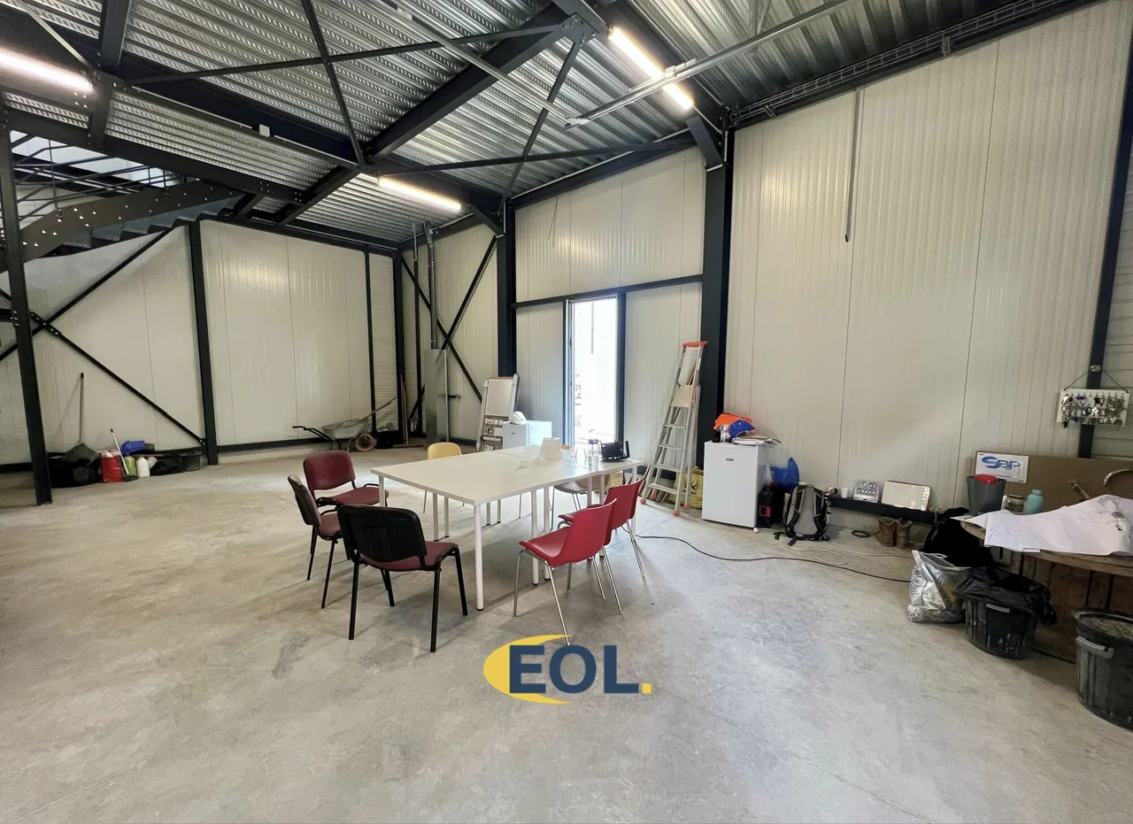 logistics - Light Industrial Premises / Offices For Rent - gallery - 8