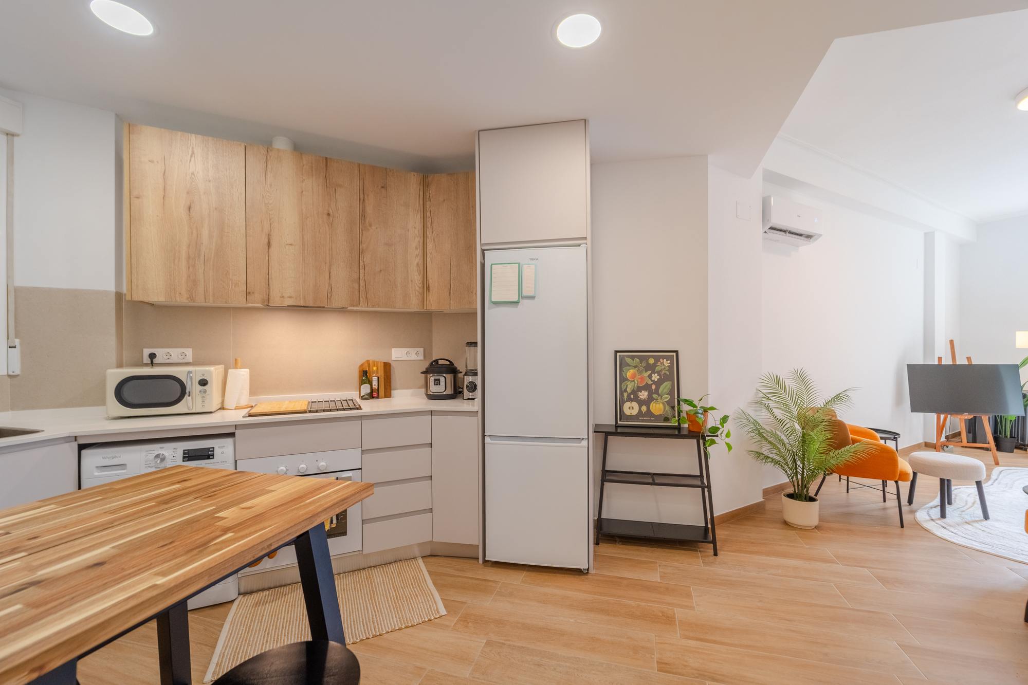 living - Piso de 71m² en alquiler en Gran Vía, Valencia - gallery thumbnail - 1