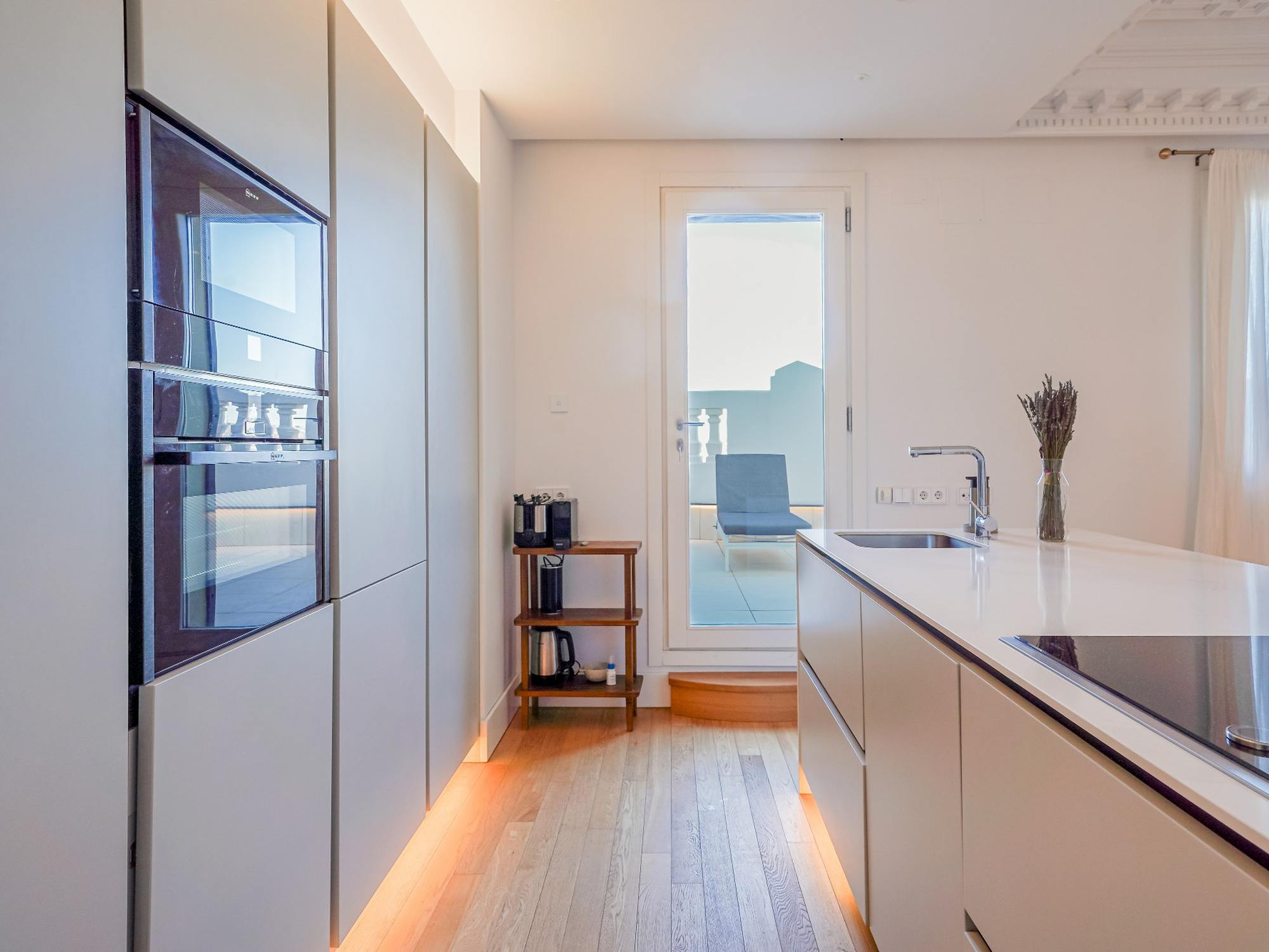 living - 130m² apartment for rent in Malasaña, Madrid - gallery - 10