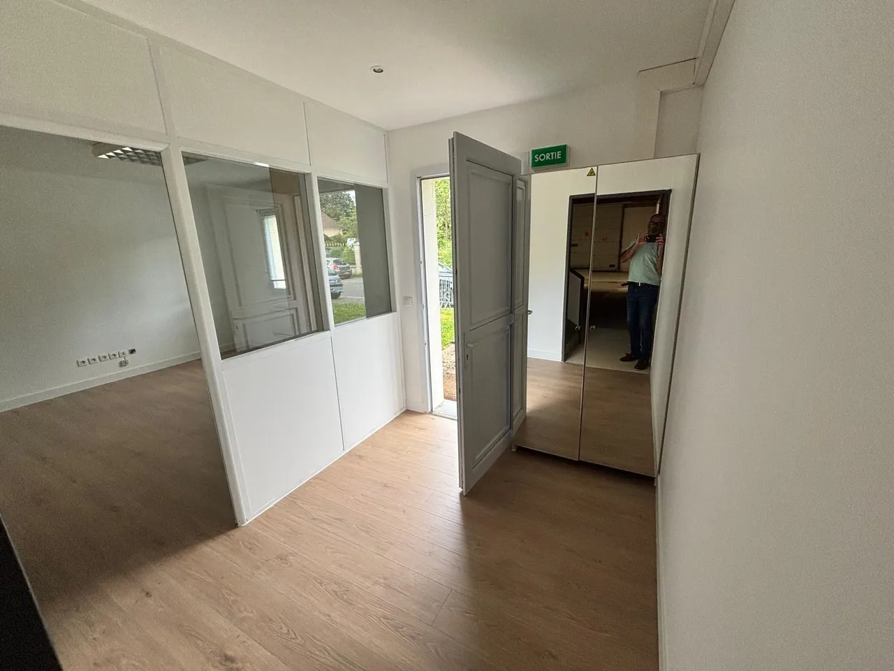 logistics - Light Industrial Premises / Offices For Rent - gallery - 9