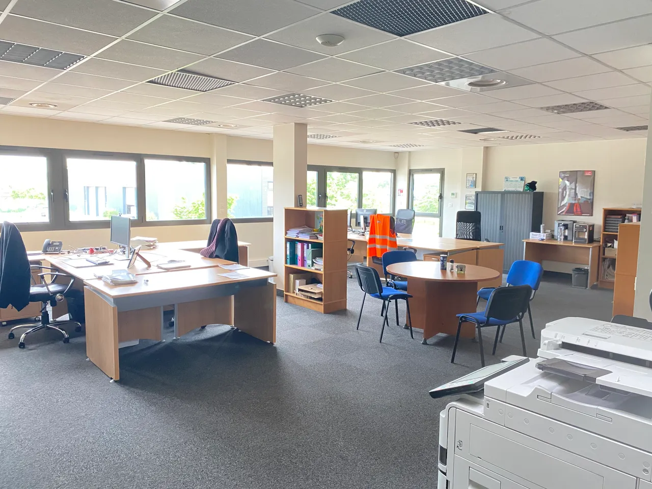 logistics - Light Industrial Premises / Offices For Rent - gallery - 9