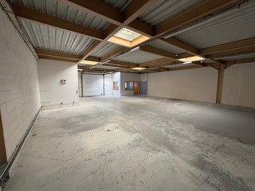 logistics - Activités / Bureaux À Louer - featured