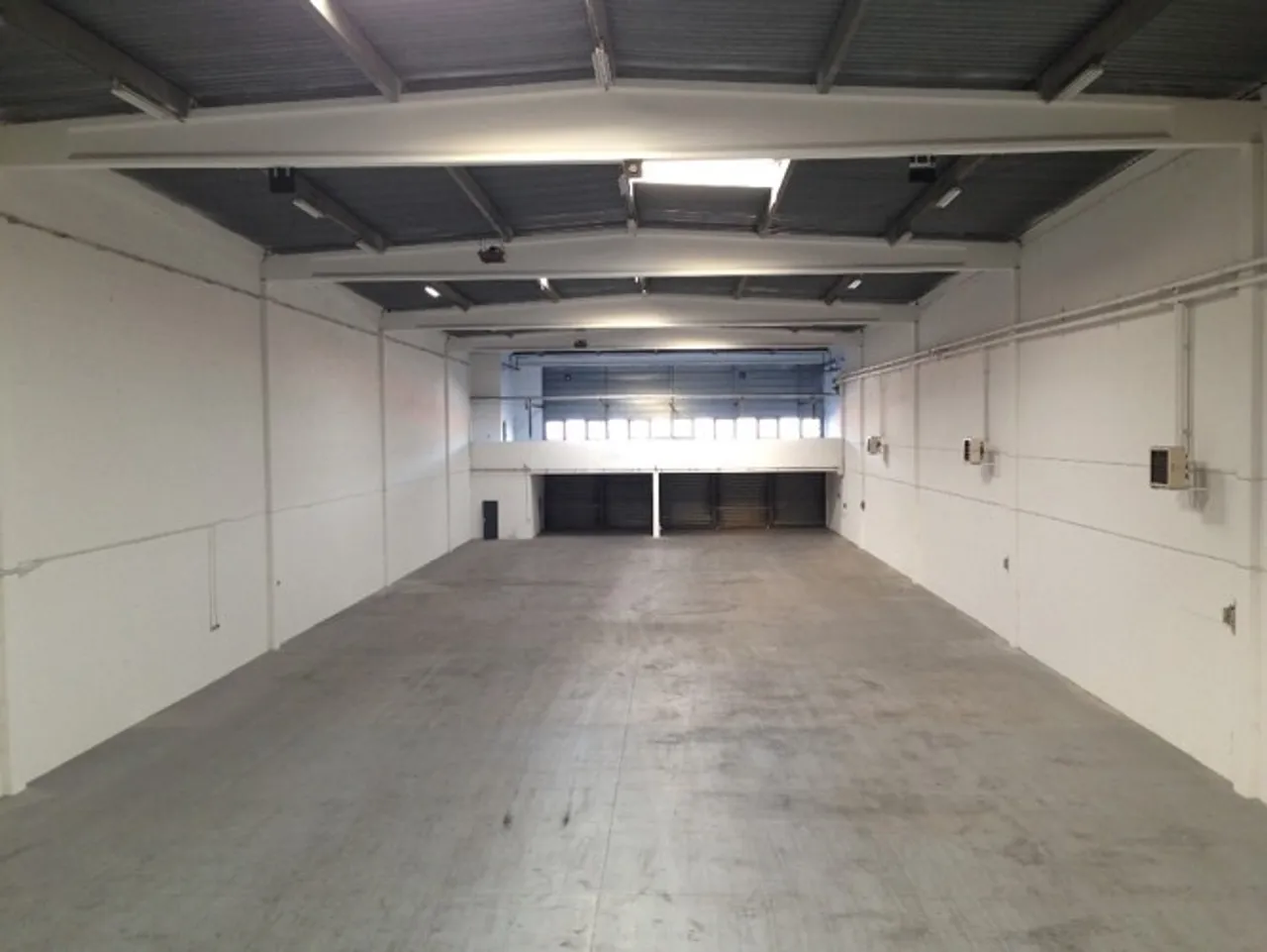 logistics - Courier Warehouse For Rent - gallery - 3